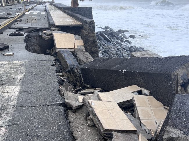 Riposto “ferita” dal ciclone Harry: lungomare distrutto, case invase dall’acqua e porto gravemente danneggiato