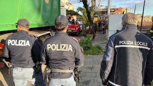Catania, marciapiedi occupati e strutture abusive “a rischio” – VIDEO
