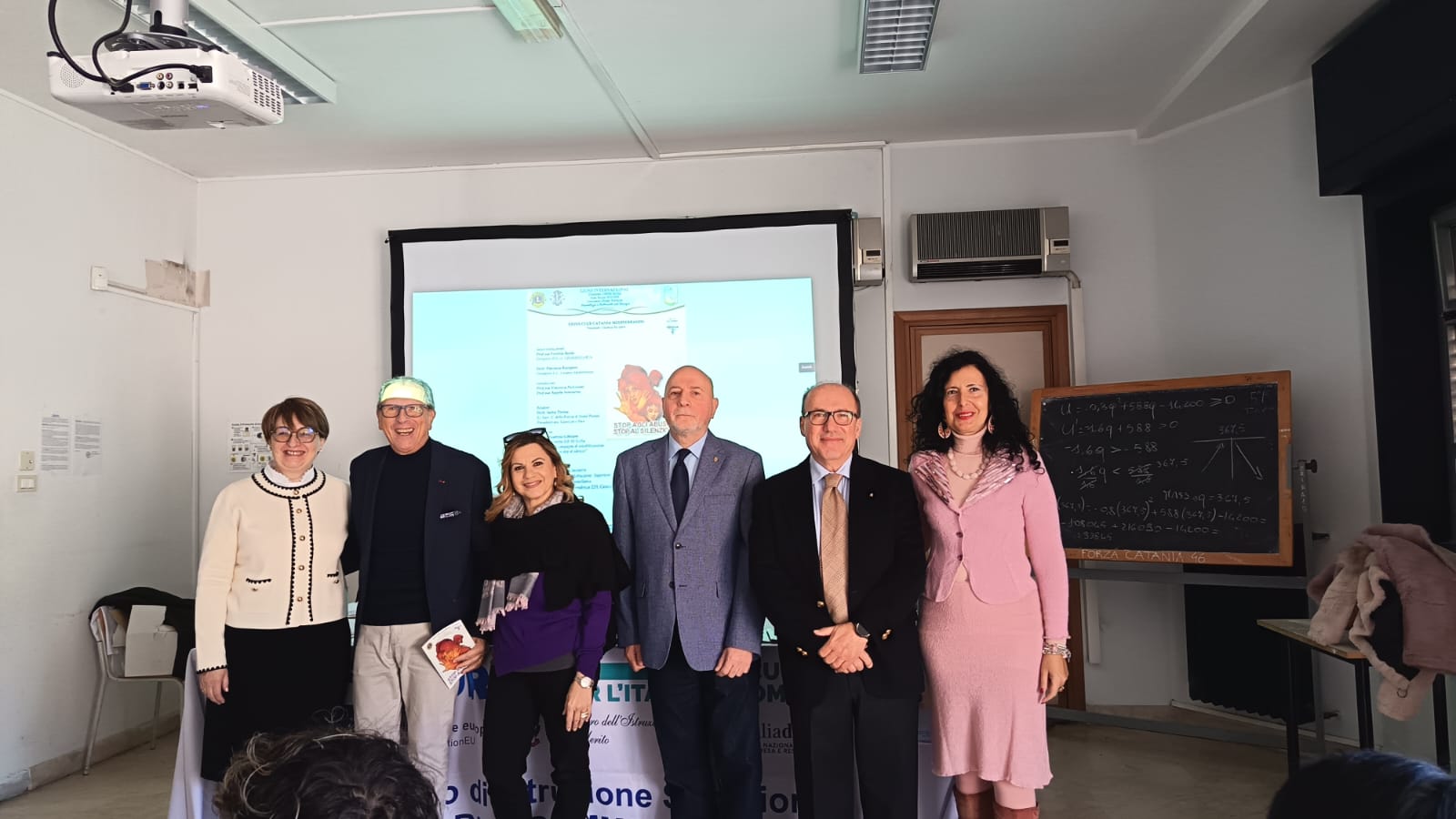 “Stop agli abusi, stop al silenzio”: al Gemmellaro un incontro di sensibilizzazione sulla violenza di genere