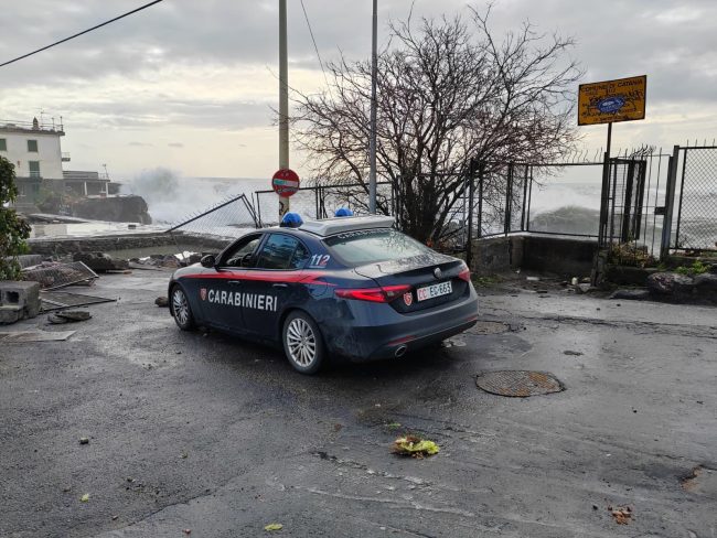 Ciclone Harry a Catania, raffiche e mareggiate: interventi, evacuazioni e soccorsi dei carabinieri