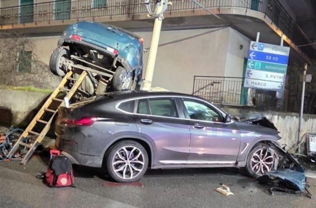Violento scontro nella notte a Milazzo: c’è un ferito grave