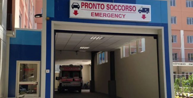 Spari nella notte a Gela: ferito 23enne da un colpo di arma da fuoco