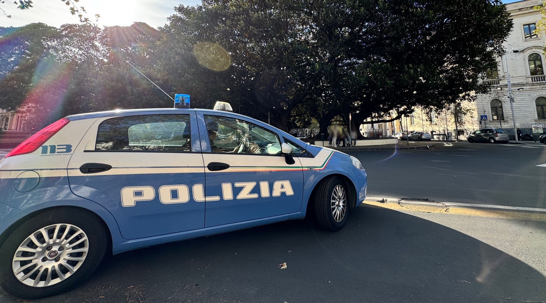 Catania, ruba un monopattino e lo carica in auto: “beccato” da un collega del proprietario