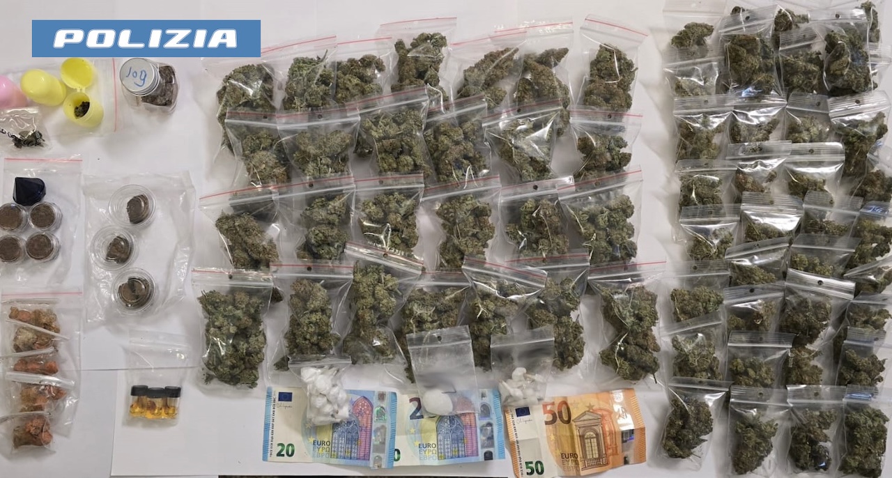 Due donne pusher arrestate a San Giovanni Galermo: in auto marijuana, cocaina e hashish