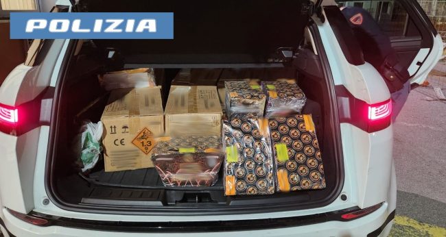 Catania, oltre 500 chili di fuochi d’artificio nel bagagliaio: denunciati 4 messinesi