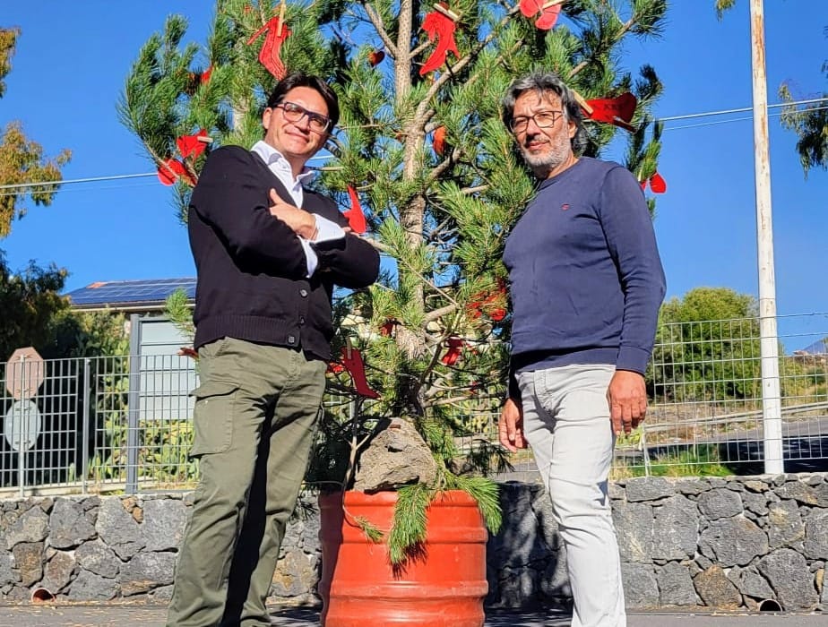 Al Liceo “Rapisardi” di Santa Maria di Licodia il Natale 2025 si tinge di verde per l’ambiente