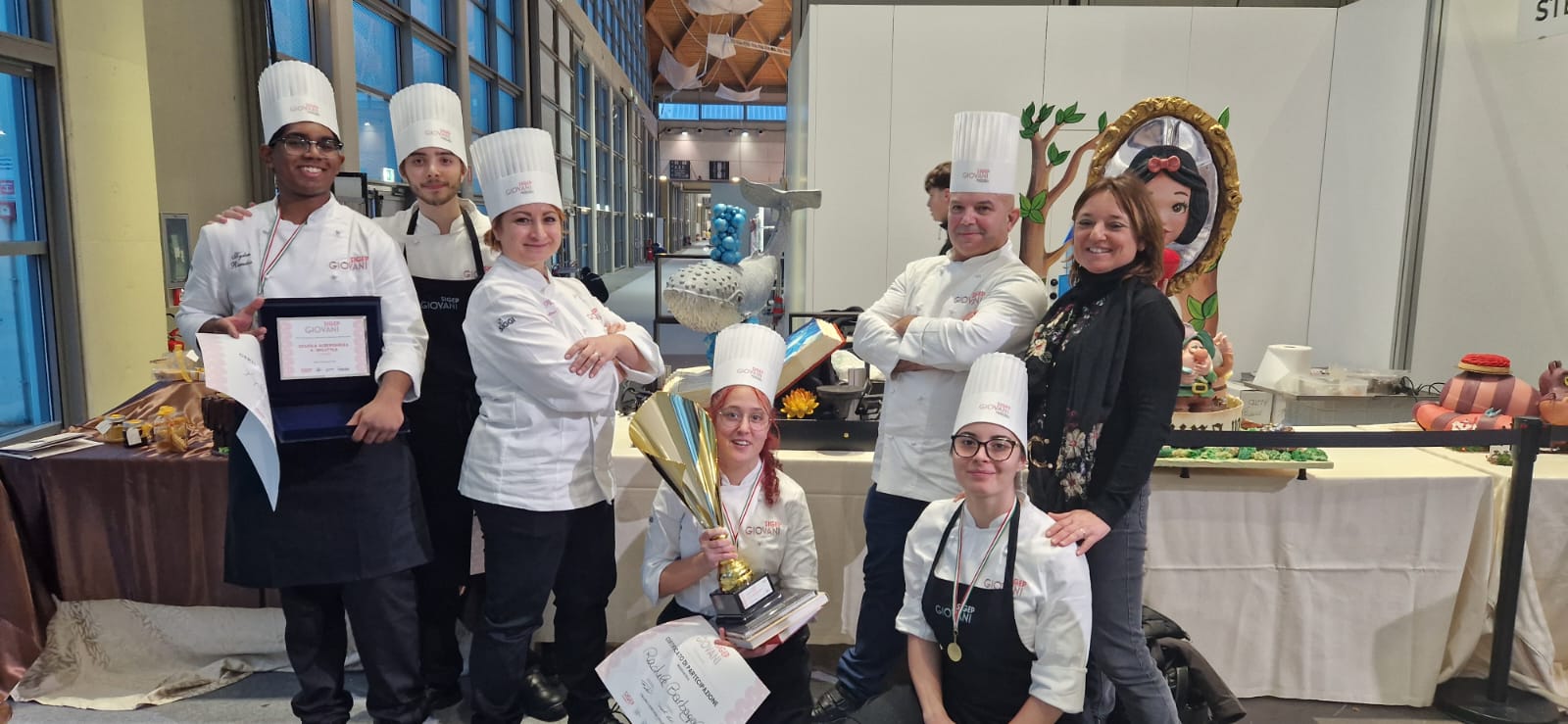 Dal libro alla torta, dalla balena al futuro: l’IPSSEOA “Karol Wojtyla” di Catania sul podio del SIGEP Young 2026