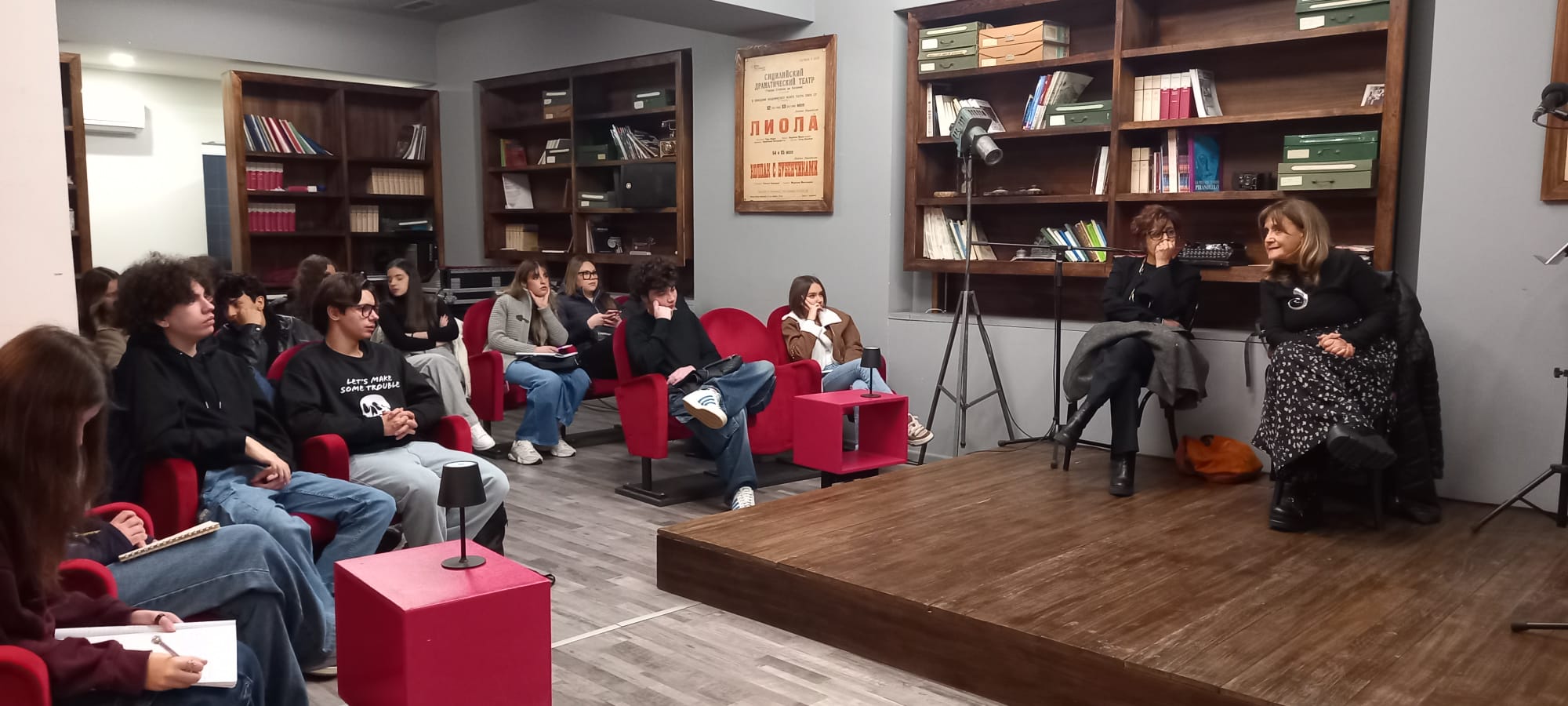 “Giovani Critici Cercasi”: il progetto del Liceo “Mario Rapisardi” tra teatro, giornalismo e “media education”