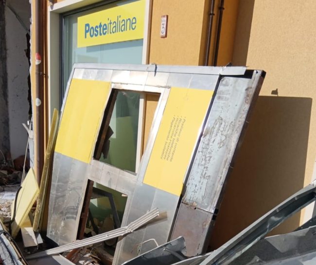 Il colpo alle Poste di Aci San Filippo: ufficio chiuso, servizi trasferiti ad Aci Catena