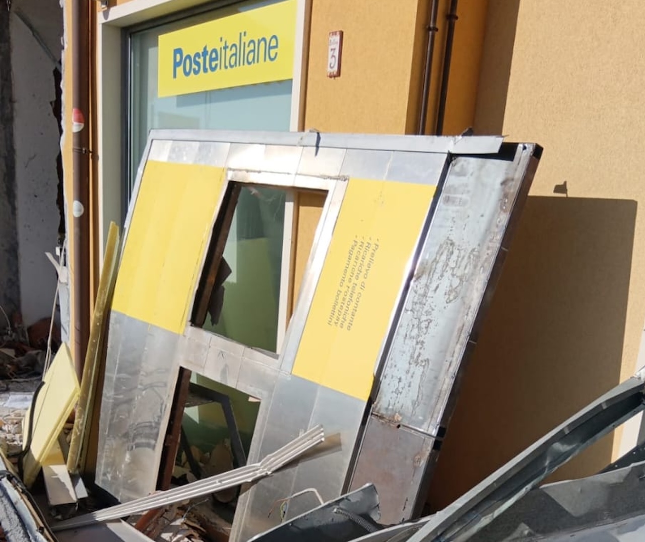 Il colpo alle Poste di Aci San Filippo: ufficio chiuso, servizi trasferiti ad Aci Catena Il colpo alle Poste di Aci San Filippo: ufficio chiuso, servizi trasferiti ad Aci Catena