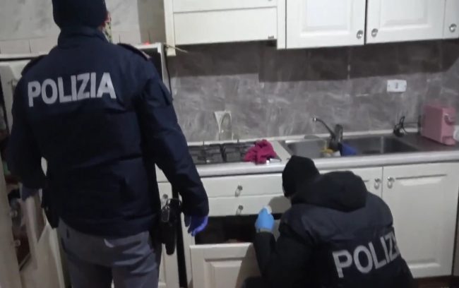 Catania, smantellata piazza di spaccio a San Berillo: 8 indagati