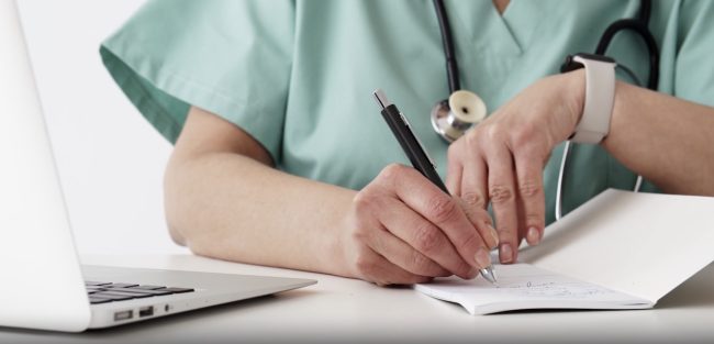 Ottiene i domiciliari falsificando una certificazione medica: torna dietro le sbarre un 70enne