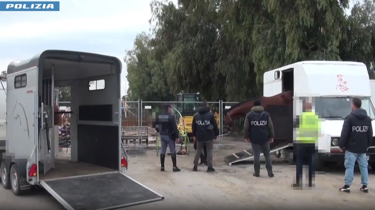 Scattano i provvedimenti per i responsabili della corsa clandestina a Camporotondo Etneo