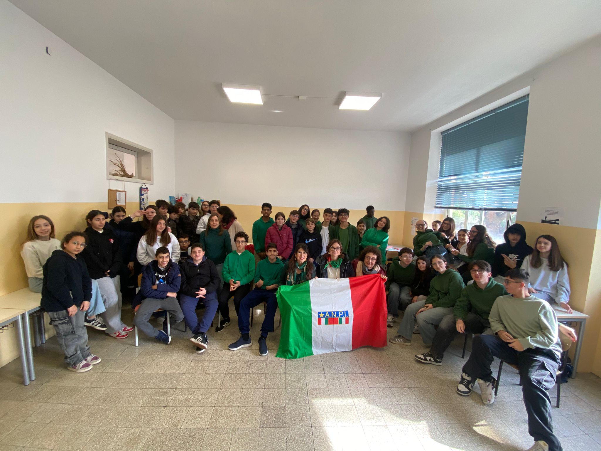 Una mattinata di storia viva all’I.C.S. “Calvino” di Catania: la Costituzione, la memoria e l’impegno civile