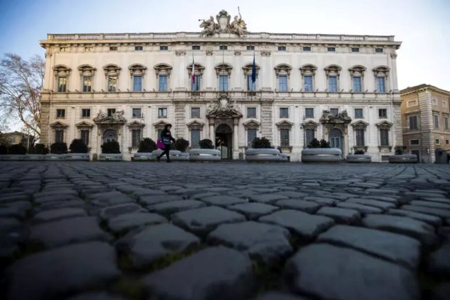 Consulta, incompatibili le funzioni di Gup e Riesame che dispone una misura cautelare