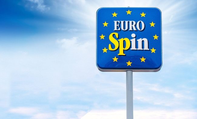 Furto con spaccata all’Eurospin di Nesima. L’escavatore rubato, il bottino ingente e la fuga dei malviventi