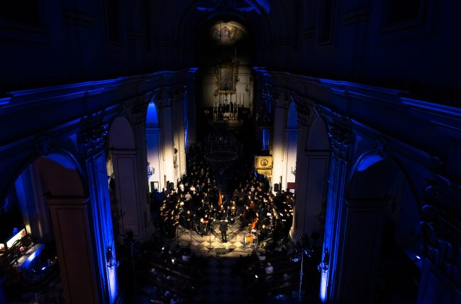 “Apocalisse di bellezza” ma anche di amore: il Coro Lirico Siciliano incanta il pubblico nella chiesa del Carmine a Catania