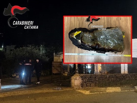 Incendio in un negozio a San Giovanni Galermo: durante i controlli trovato mezzo chilo di marijuana Incendio in un negozio a San Giovanni Galermo: durante i controlli trovato mezzo chilo di marijuana