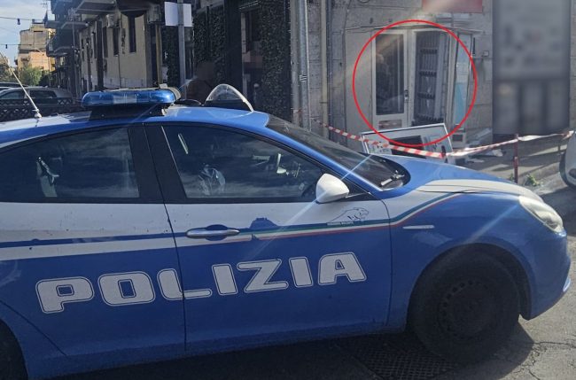 Catania, assalto al distributore di sigarette: due arresti della Polizia di Stato