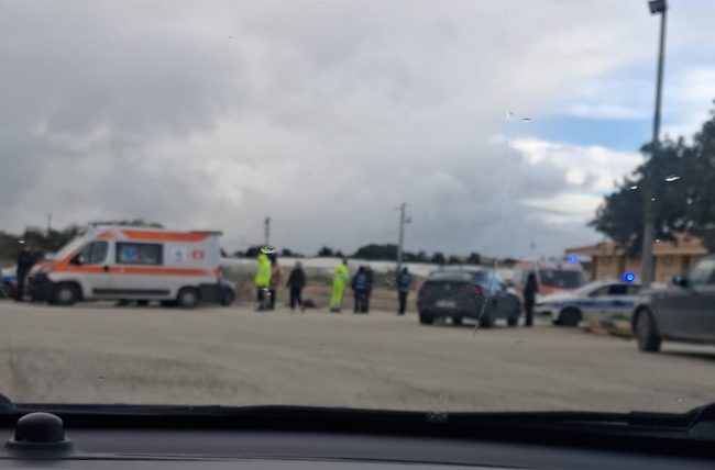 Incidente sul lavoro nel Ragusano, grave un operaio caduto dal tetto di un capannone