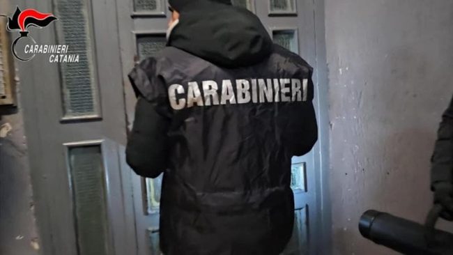 Tentato omicidio a Paternò, cinque arresti dietro la vendetta del padre di un ragazzo ferito nell’agosto scorso