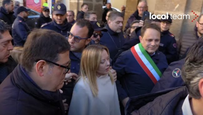 Meloni in Sicilia. Sorvola in elicottero le aree colpite, attesa a Niscemi per la frana – LA DIRETTA
