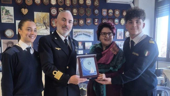 Visita del Comandante della Stazione Elicotteri  di” Maristaeli “al Nautico di Catania – Politecnico del Mare nel segno della continuità e della collaborazione