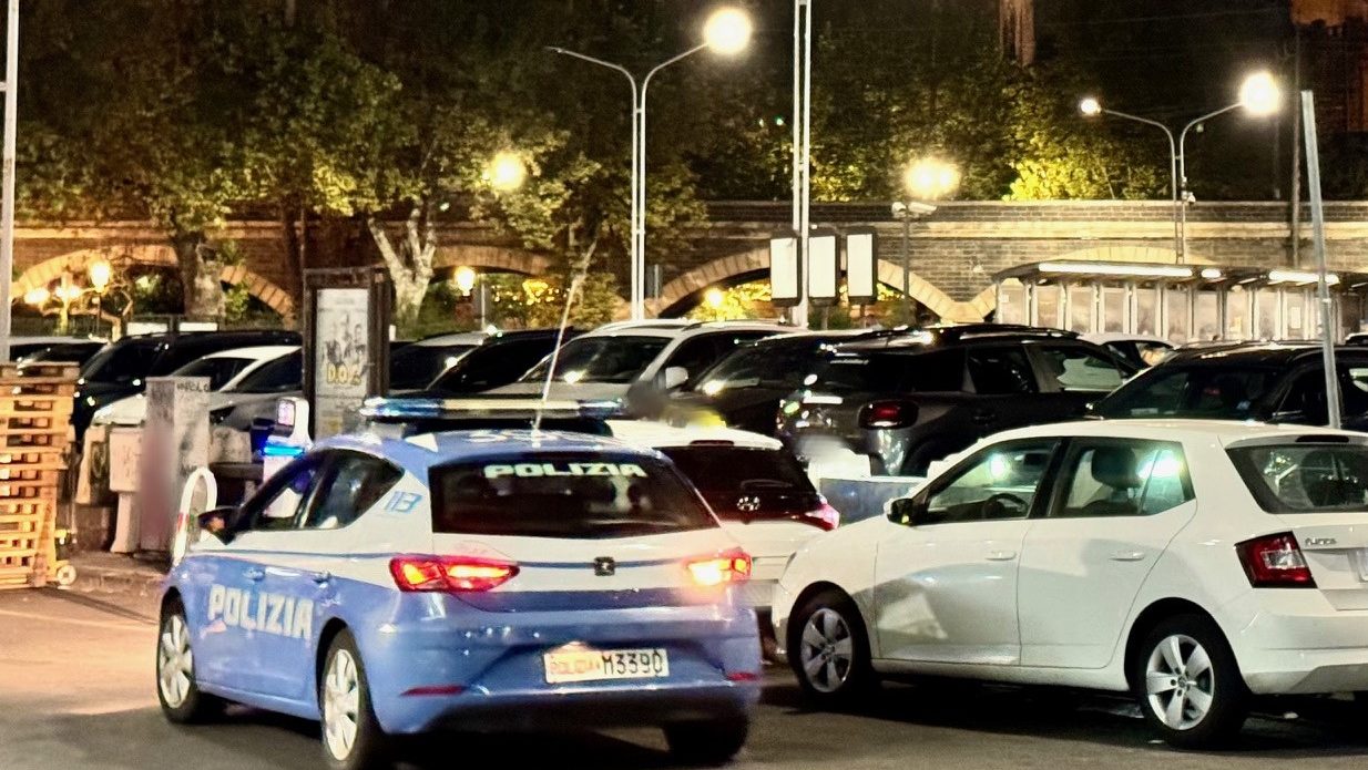 Catania, minacce per il posteggio in piazza Borsellino, arrestati due parcheggiatori abusivi