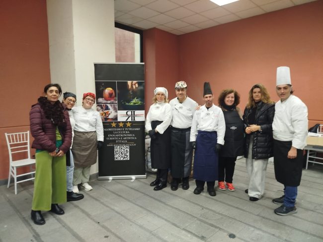 L’allerta rossa a Catania non ferma la solidarietà: Ristoworld Emergency&Nutri-Menti in prima linea per i senza dimora