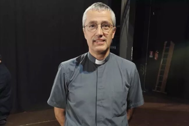 Spari allo Zen, il sacerdote della parrocchia colpita: “Evidentemente diamo fastidio a qualcuno”