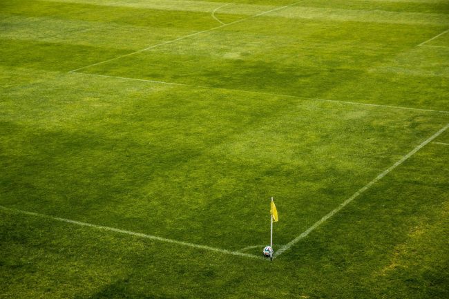 Fumogeni in campo durante Trapani-Sorrento: Daspo per 3 tifosi siciliani