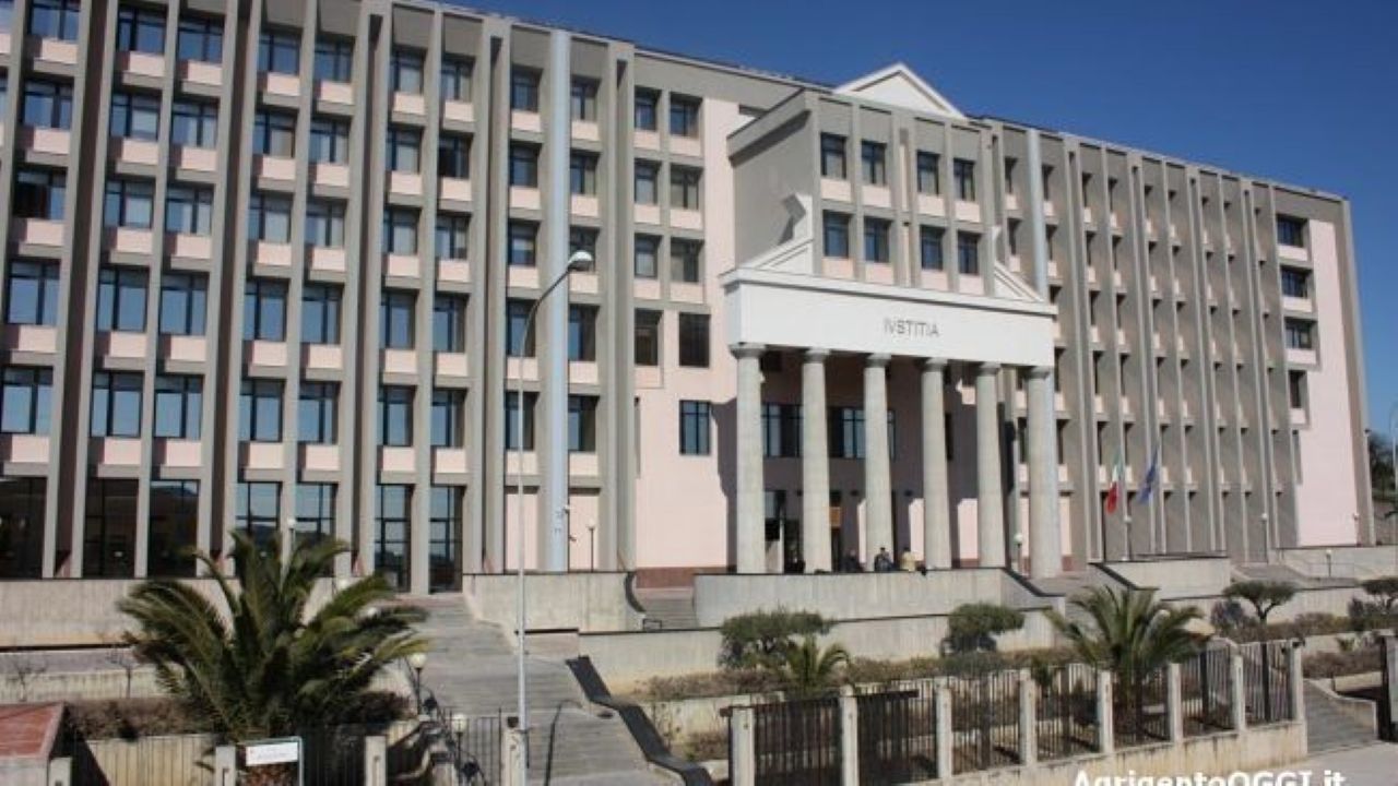 Licata, donna perde il bimbo al nono mese: assolti i medici