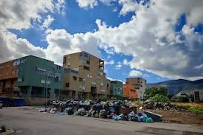 Zen 2, famiglia fugge dopo minacce: nasce un presidio di legalità contro il racket delle case popolari