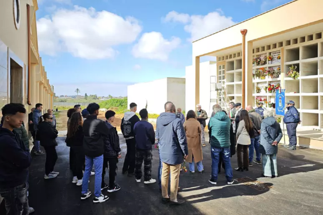 Migrante trovato morto in spiaggia, la preghiera del vescovo di Mazara del Vallo