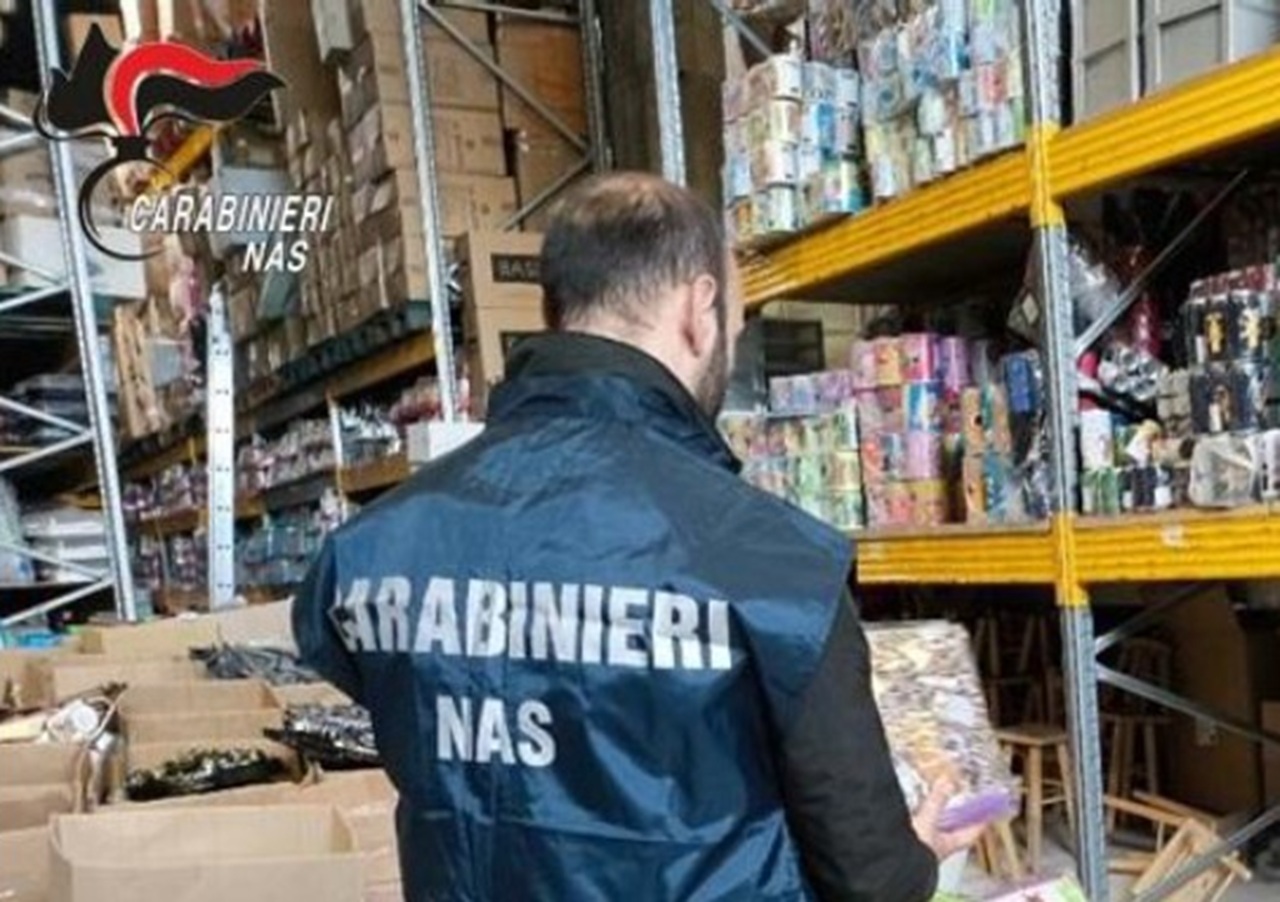 Catania, sequestrati oltre mille costumi di Carnevale per bambini pericolosi per la salute