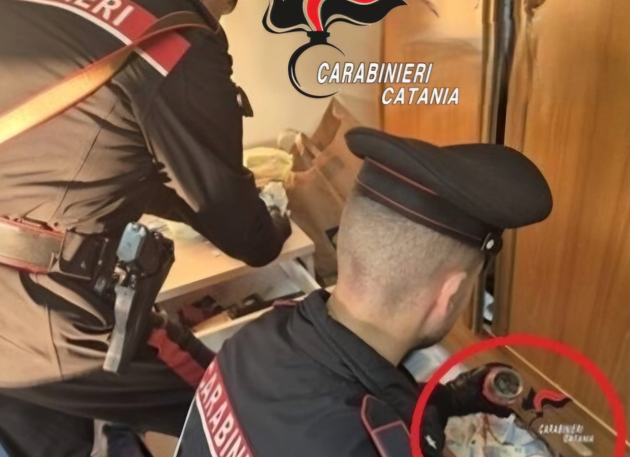 Catania, nascondeva crack e cocaina in casa: in carcere un 32enne