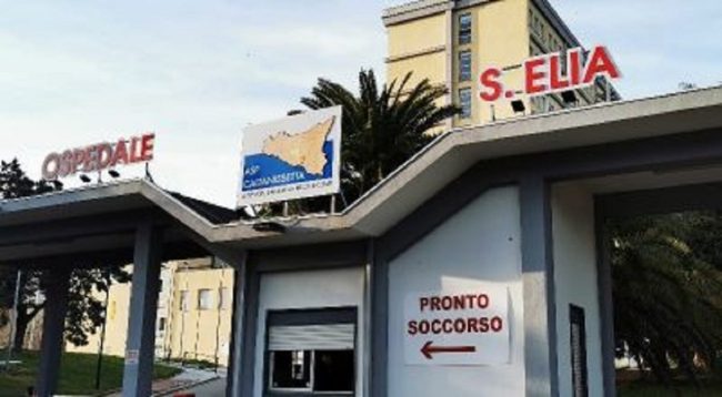 Caltanissetta, 24enne aggredisce operatore e distrugge una stanza di ospedale