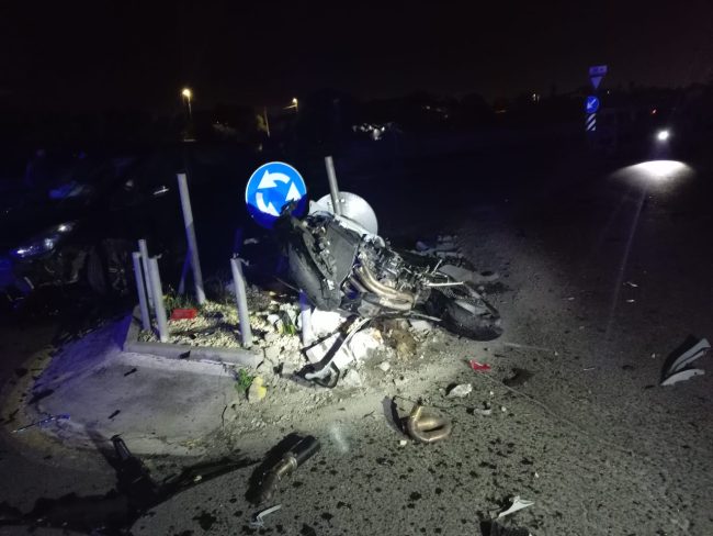 Incidente mortale nel Catanese: una vittima e quattro feriti