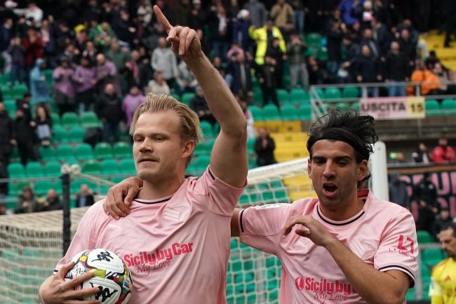 Palermo-Entella 3-0, settimo successo casalingo di fila per i rosanero