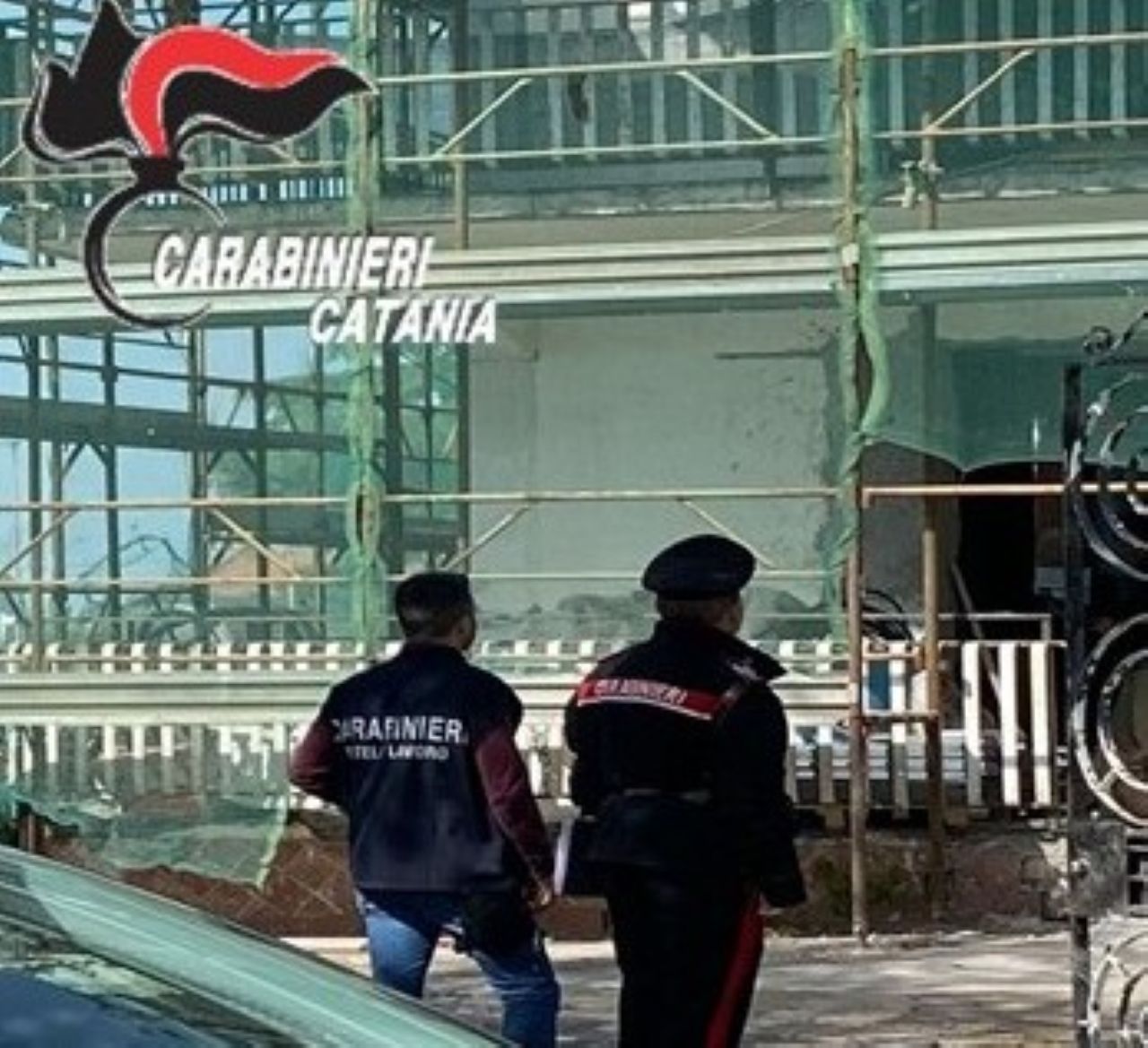 Aci Sant’Antonio, controlli in un cantiere edile: 5 denunce, irregolarità e sanzioni per oltre 23mila euro