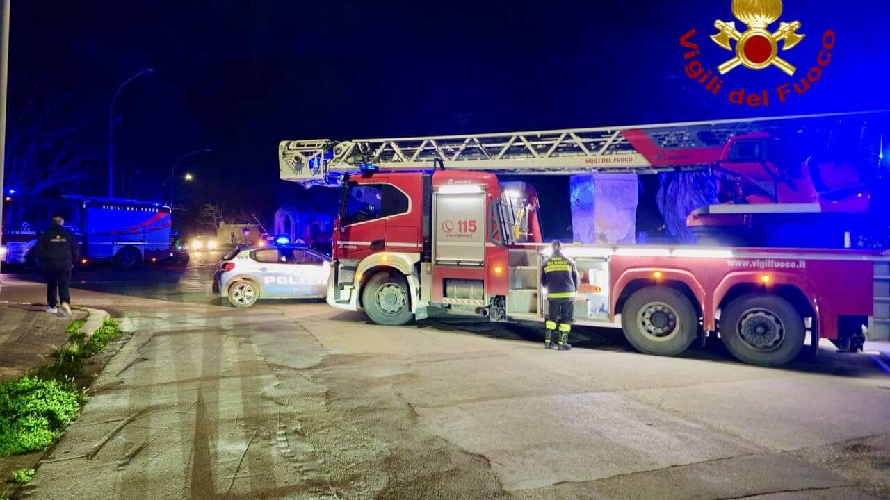 Bagheria, cade in una scarpata dopo un “volo” di dieci metri: soccorso 21enne dai vigili del fuoco