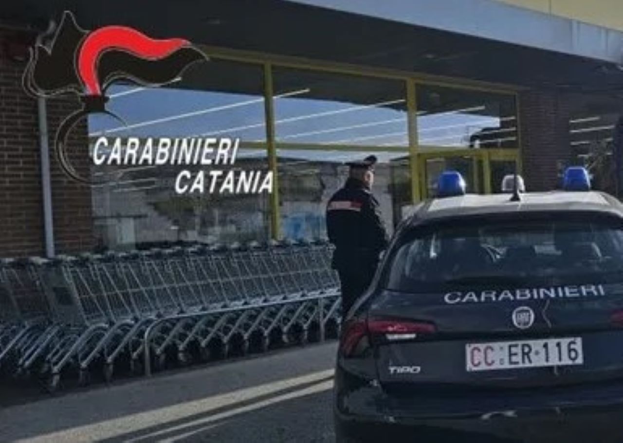 Catania, ruba in un supermercato e coinvolge la figlia minorenne: denunciata una 41enne