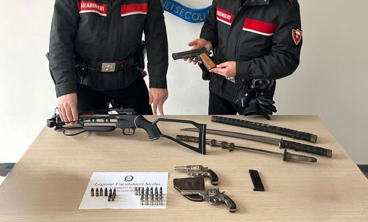 Cefalù, scoperto arsenale a casa di un 52enne: arrestato