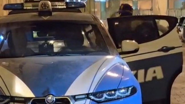 Catania, evade dai domiciliari e minaccia il vicino con una mannaia: arrestato 41enne