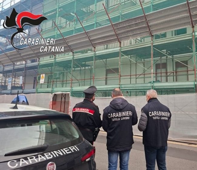 Irregolarità infinite in un cantiere di Mascali: multato il titolare