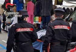 mascalucia divise vendute al mercato