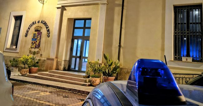 Agrigento, perseguita l’ex moglie nonostante l’ammonimento: arrestato e portato in carcere