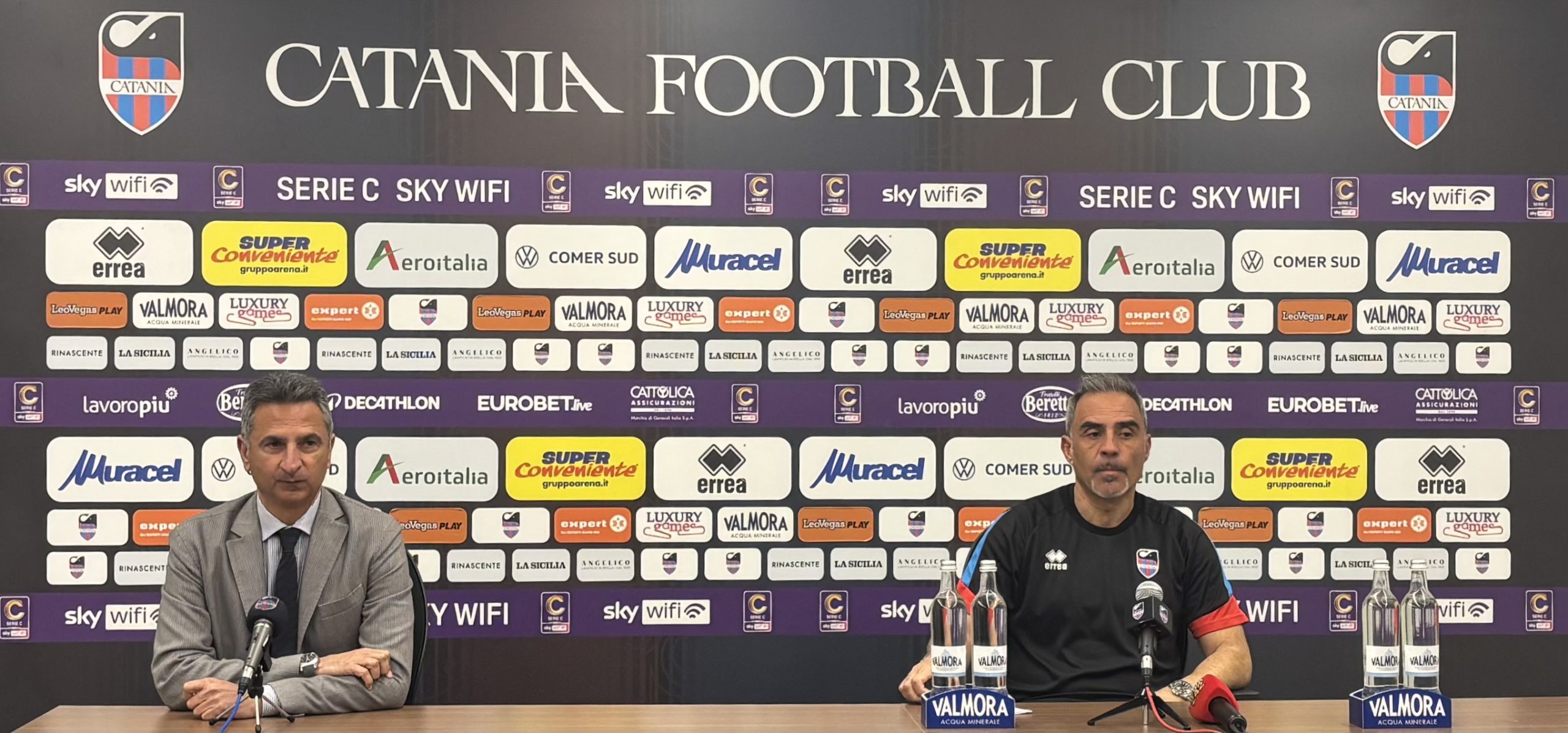 Toscano prima di Catania-Giugliano: “Focus solo sulla partita. Non guardiamo le altre” Toscano prima di Catania-Giugliano: “Focus solo sulla partita. Non guardiamo le altre”