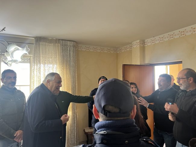 Consegnate le chiavi alla famiglia in fuga dall’abitazione nel quartiere Zen 2