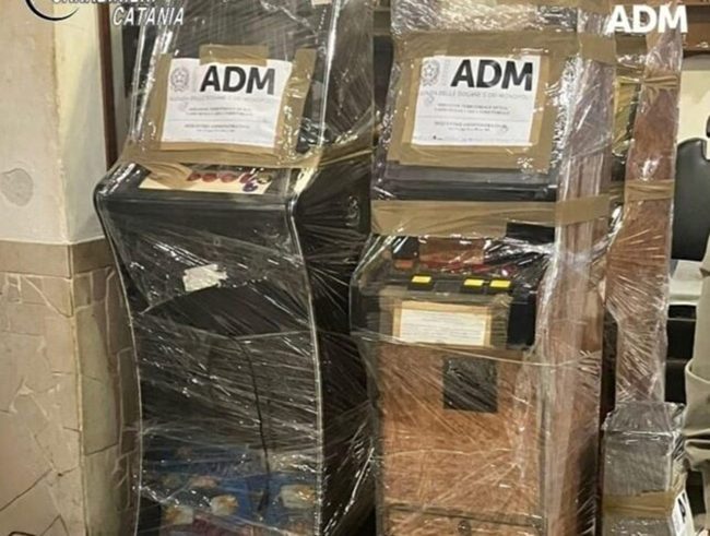 Catania, sequestrati sei totem abusivi in un centro scommesse: sanzioni per 70mila euro